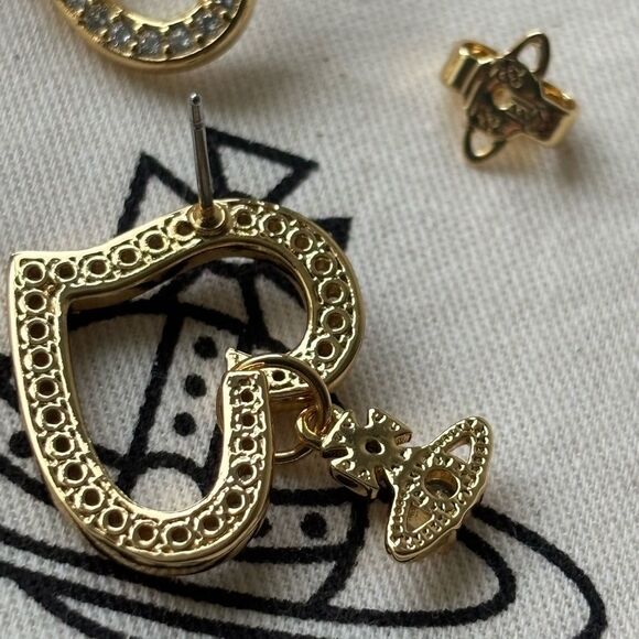 NWOT Vivienne Westwood Gold Heart Earrings - Picture 7 of 7